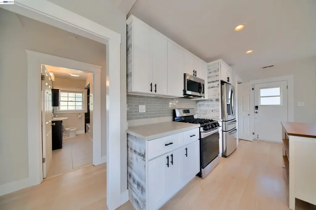 5706 Brookdale Avenue Oakland CA 94605