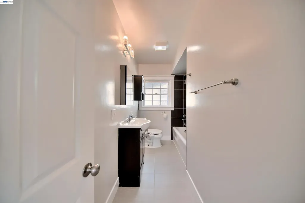 5706 Brookdale Avenue Oakland CA 94605