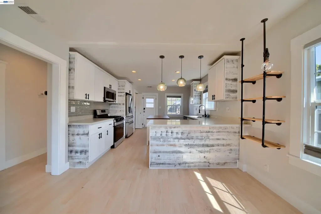 5706 Brookdale Avenue Oakland CA 94605