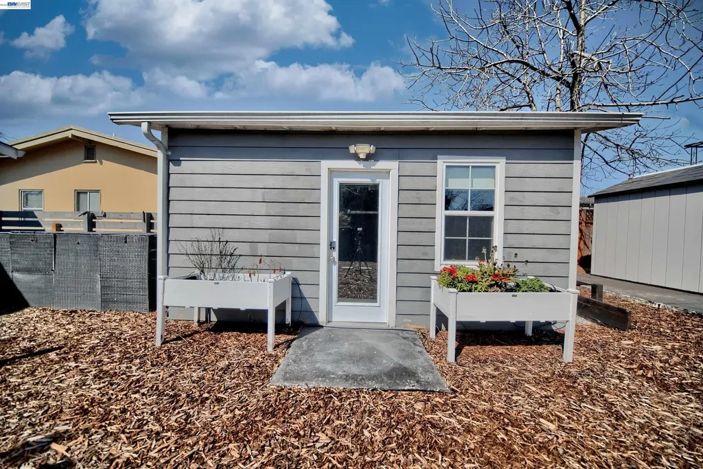 5706 Brookdale Avenue Oakland CA 94605