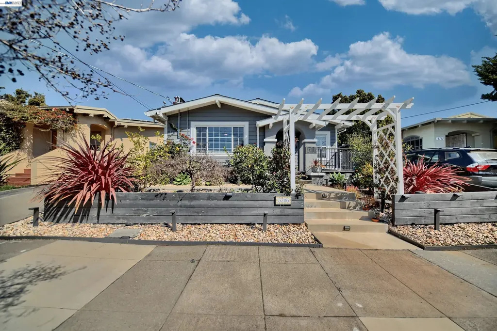 5706 Brookdale Avenue Oakland CA 94605