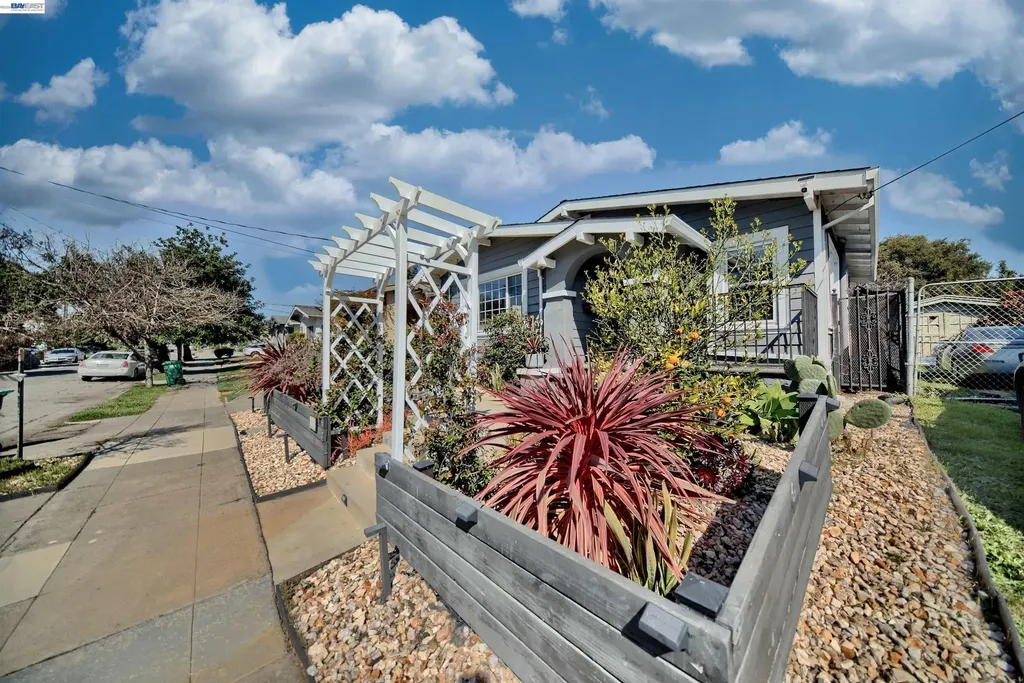 5706 Brookdale Avenue Oakland CA 94605