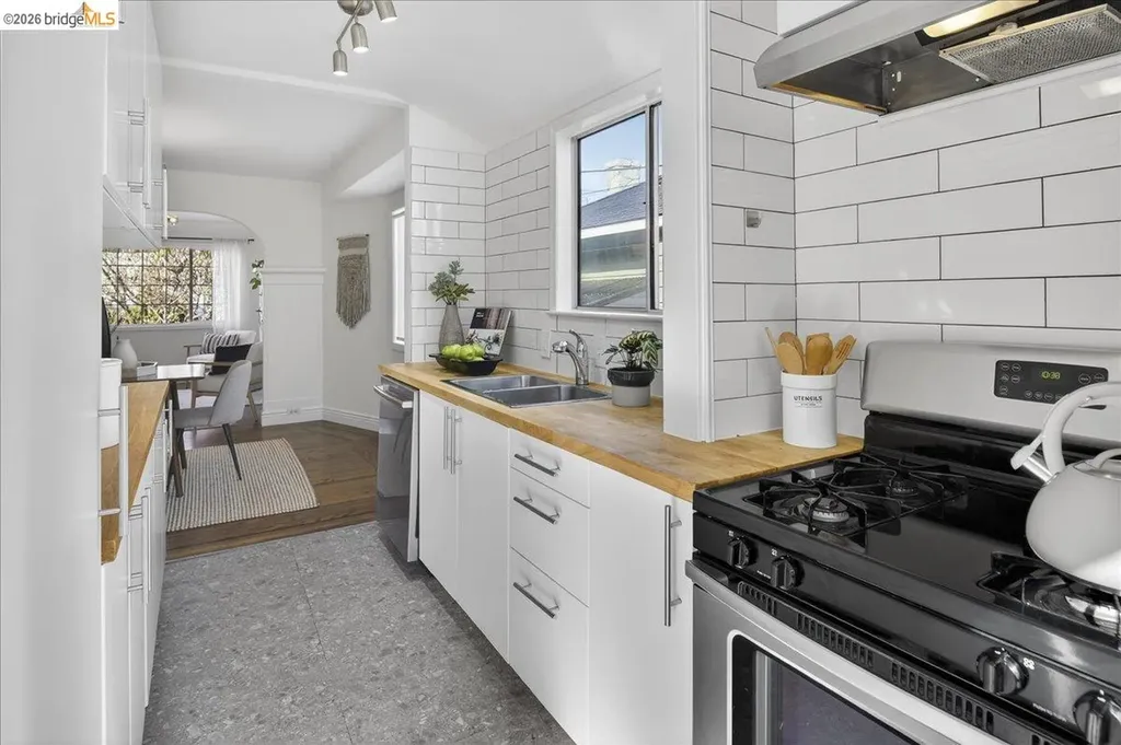 4030 Lusk Street Oakland CA 94608