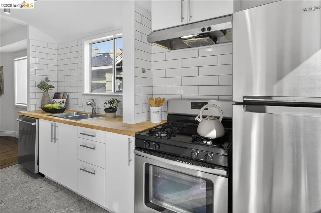4030 Lusk Street Oakland CA 94608