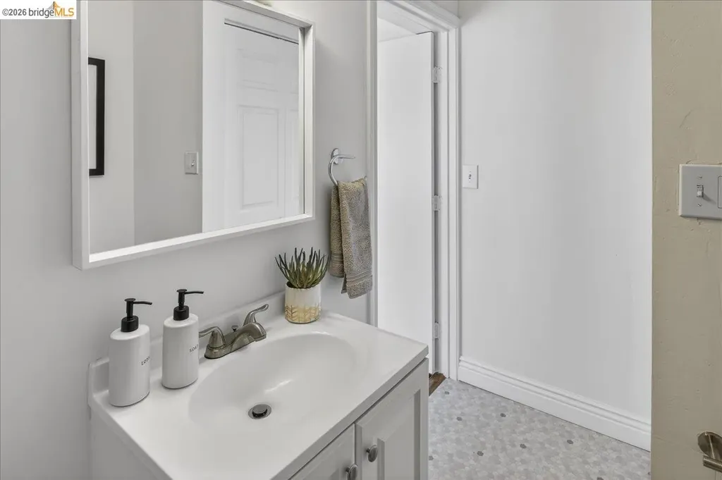 4030 Lusk Street Oakland CA 94608