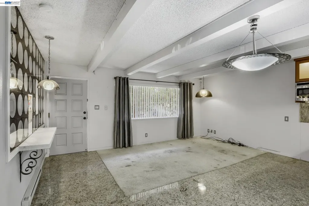 2550 Damuth Street Oakland CA 94602