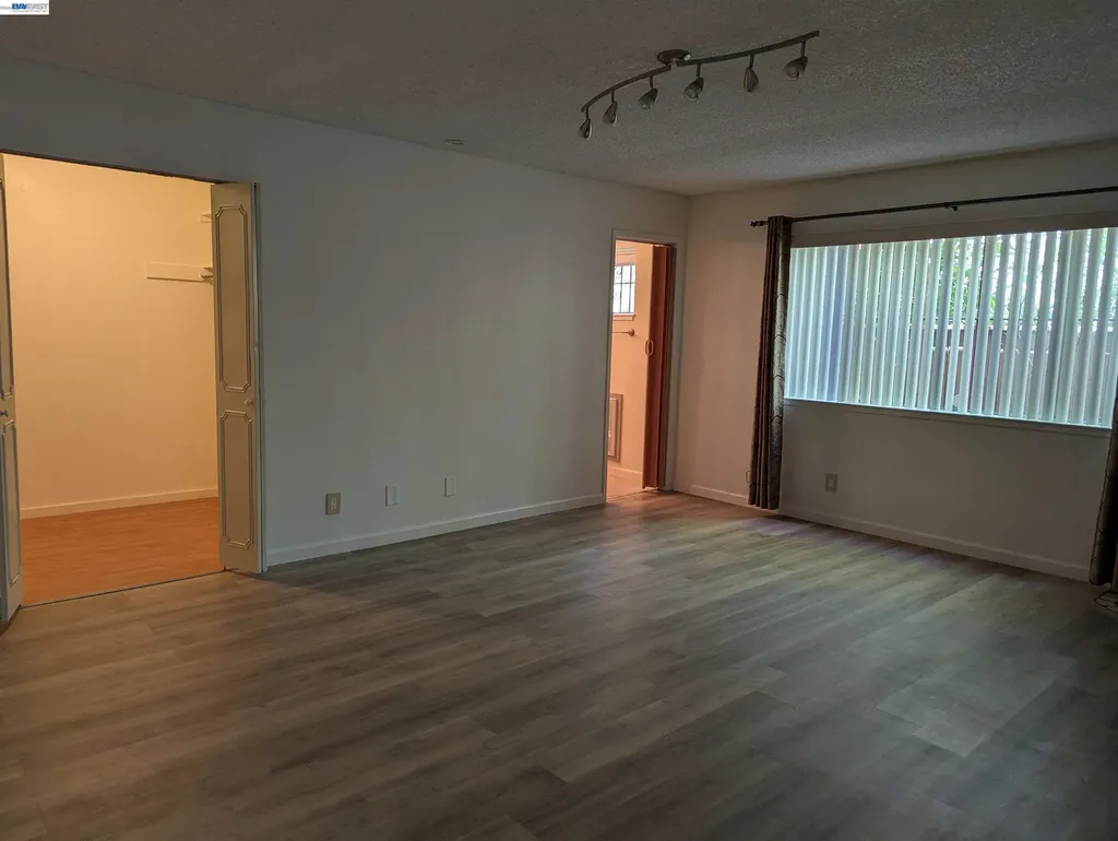 2550 Damuth Street Oakland CA 94602