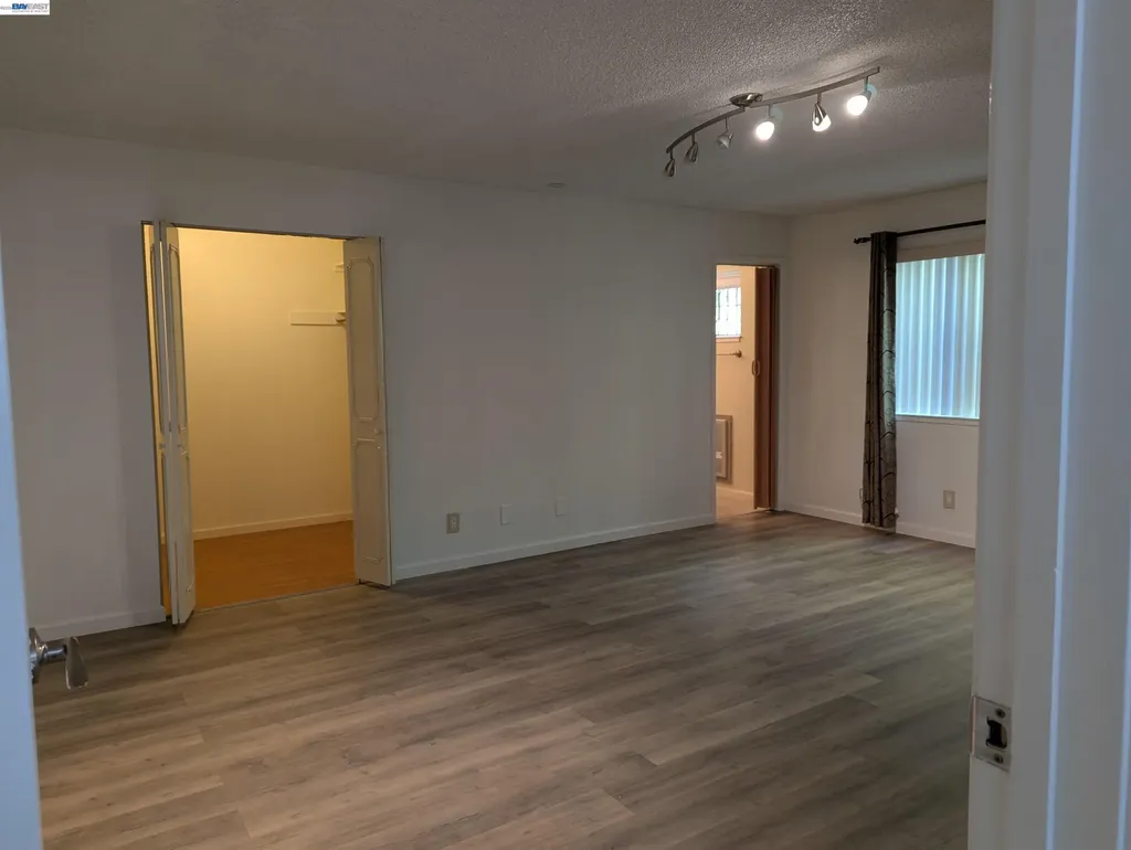 2550 Damuth Street Oakland CA 94602