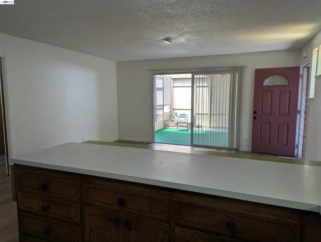 2550 Damuth Street Oakland CA 94602