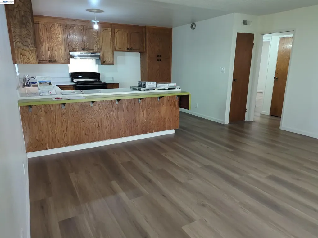2550 Damuth Street Oakland CA 94602