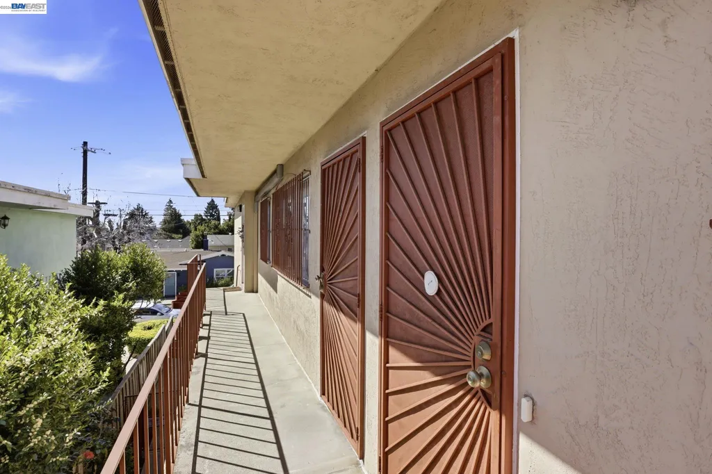 2550 Damuth Street Oakland CA 94602