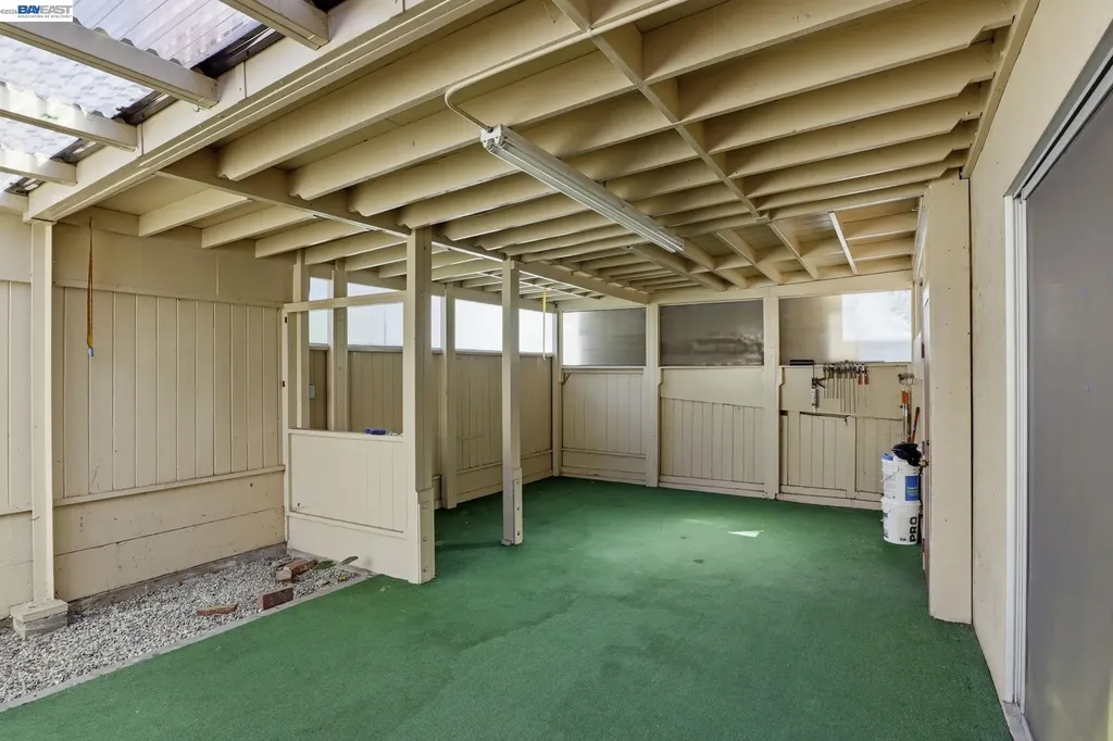 2550 Damuth Street Oakland CA 94602