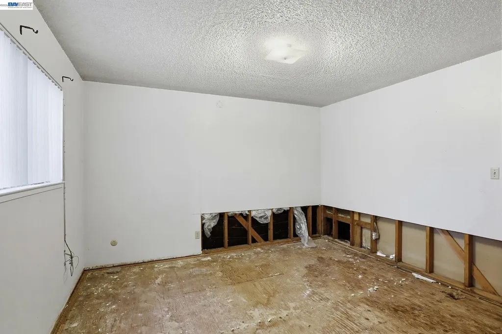 2550 Damuth Street Oakland CA 94602