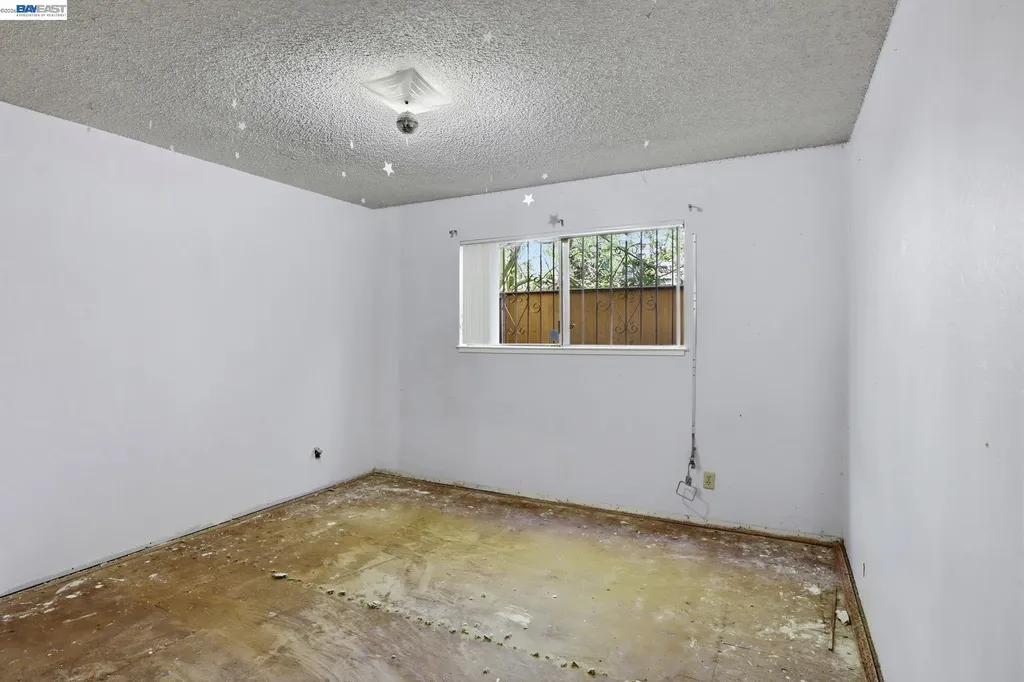 2550 Damuth Street Oakland CA 94602