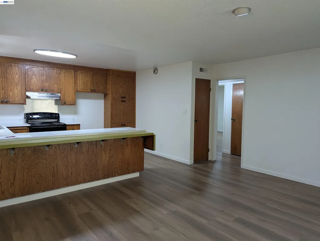 2550 Damuth Street Oakland CA 94602