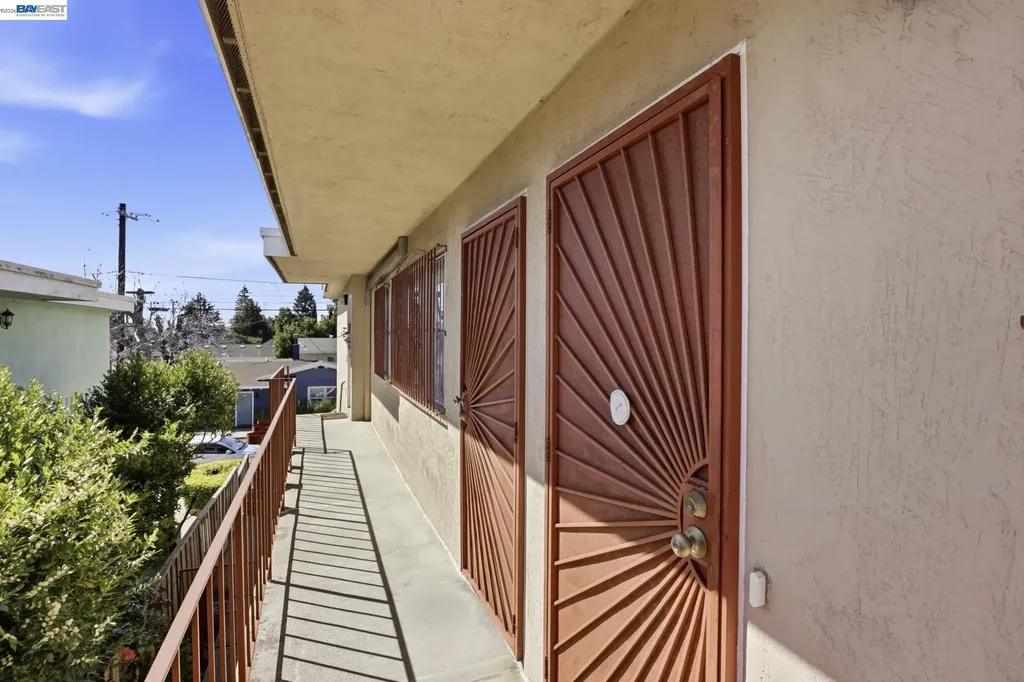 2550 Damuth Street Oakland CA 94602