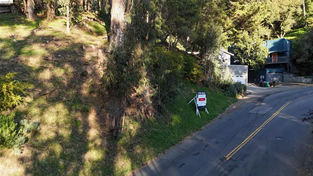 5847 Ascot Drive Oakland CA 94611