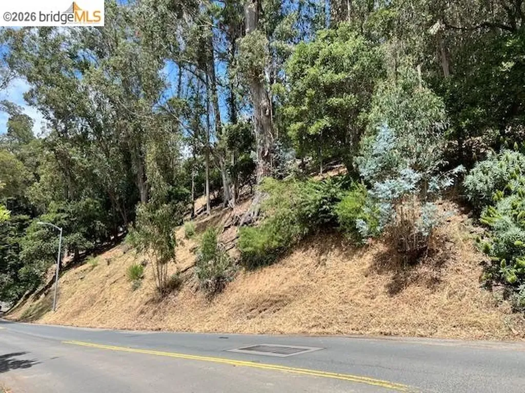 5847 Ascot Drive Oakland CA 94611