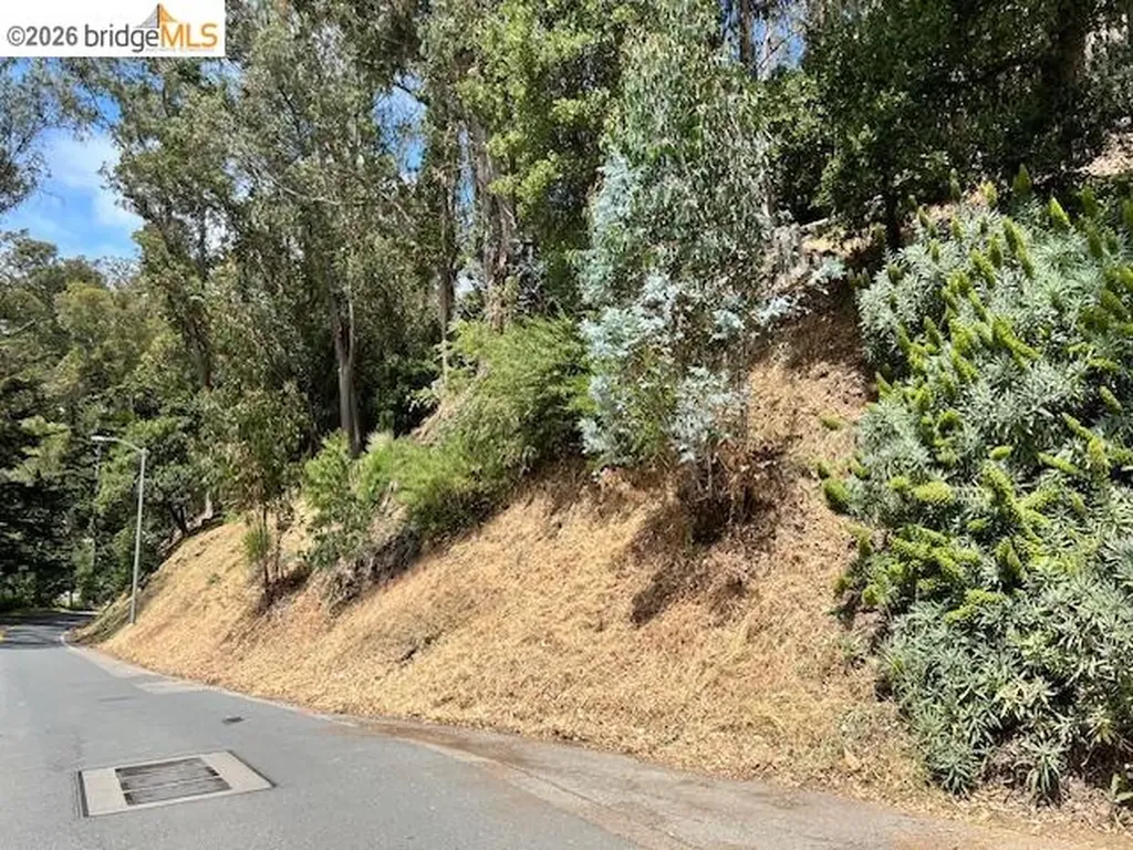 5847 Ascot Drive Oakland CA 94611