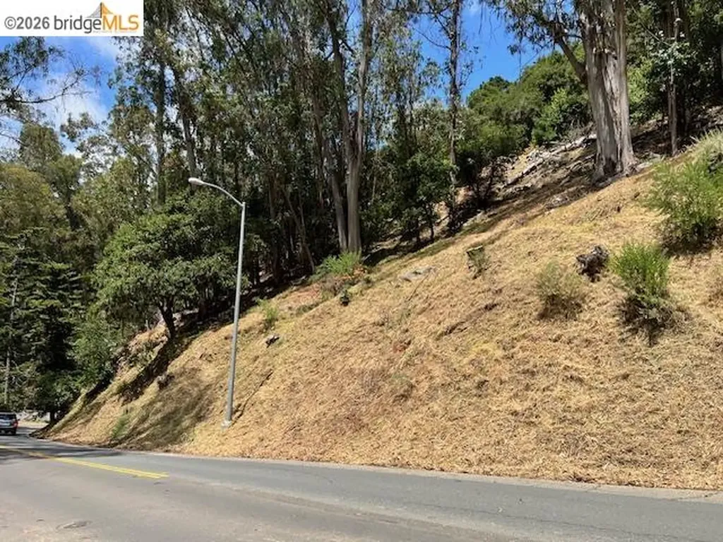 5847 Ascot Drive Oakland CA 94611