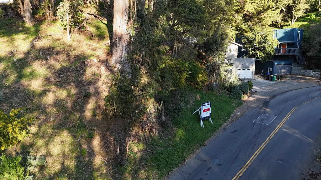 5847 Ascot Drive Oakland CA 94611