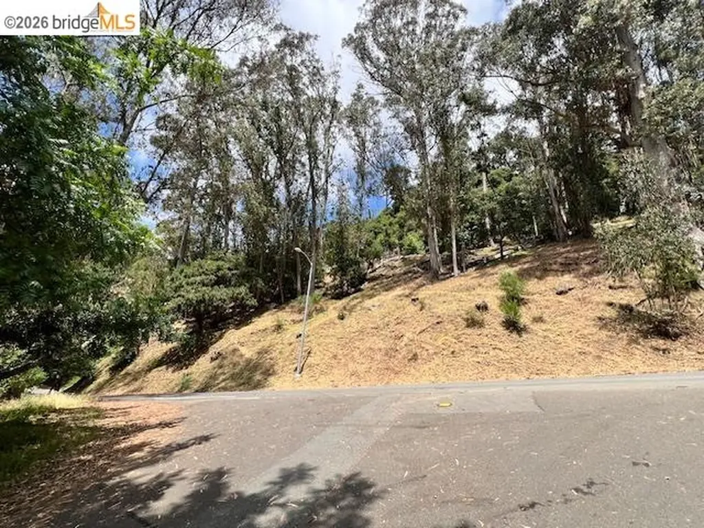 5847 Ascot Drive Oakland CA 94611