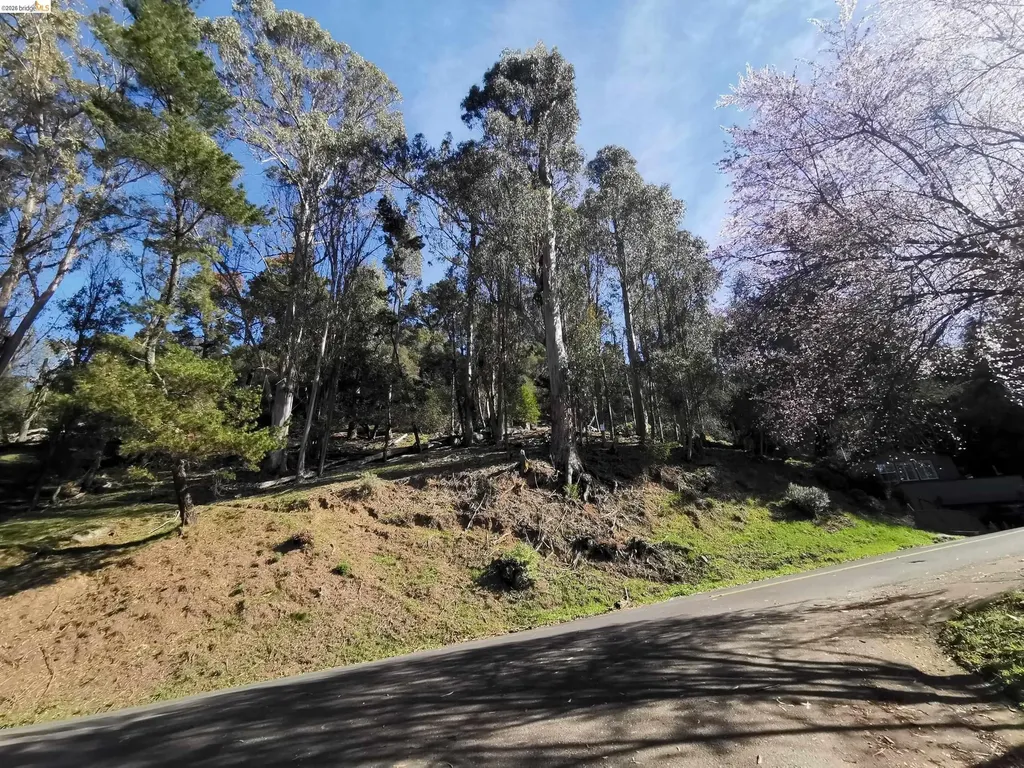 5847 Ascot Drive Oakland CA 94611