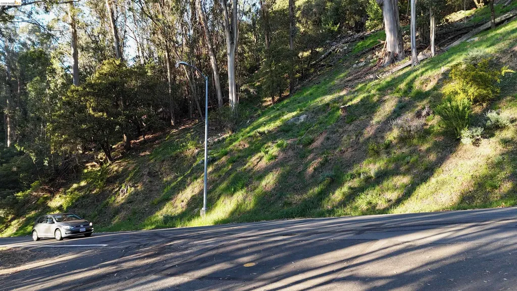 5847 Ascot Drive Oakland CA 94611