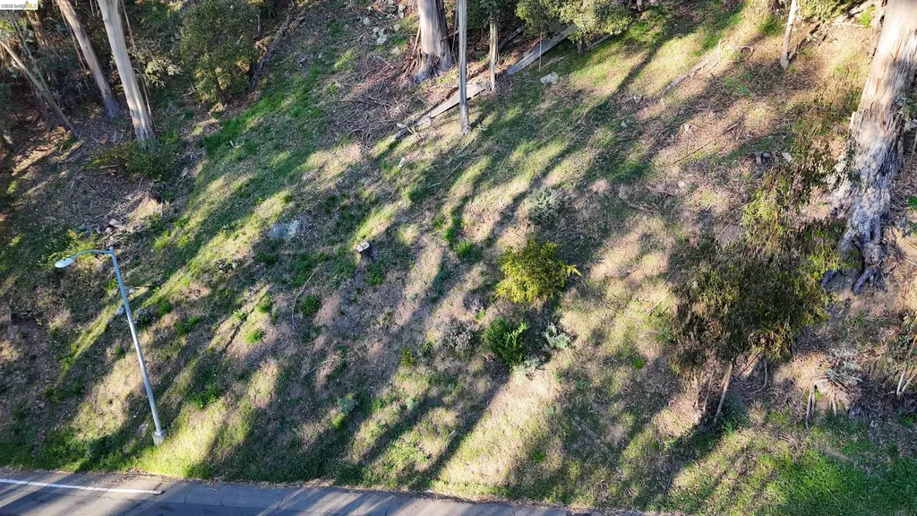 5847 Ascot Drive Oakland CA 94611