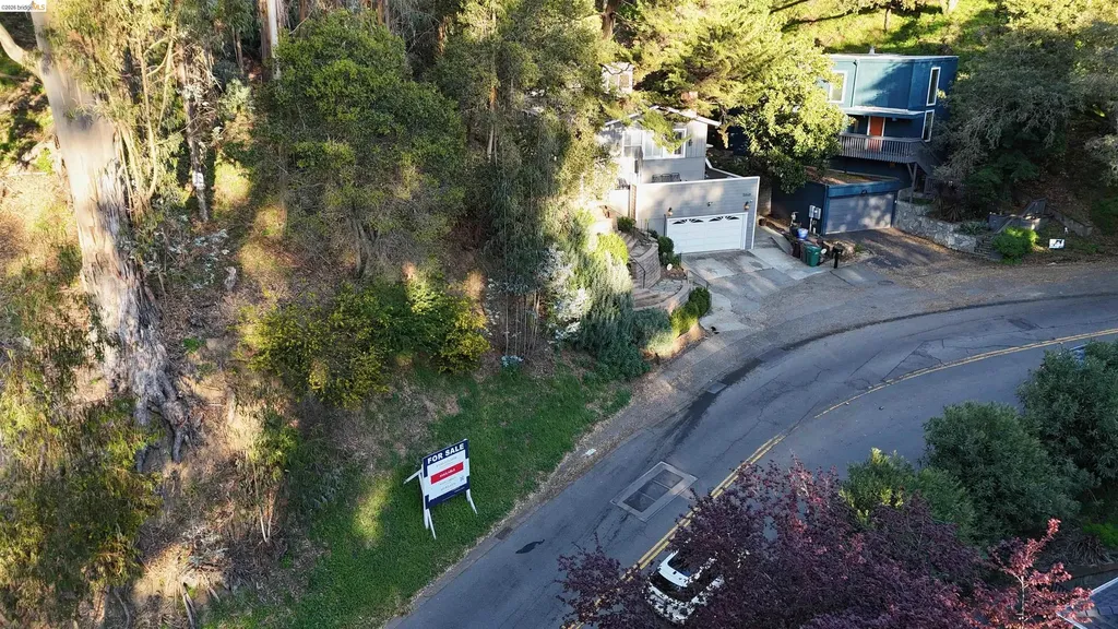 5847 Ascot Drive Oakland CA 94611