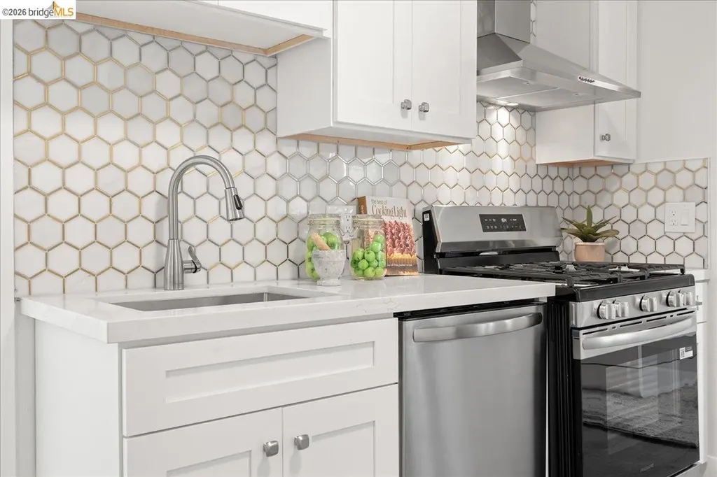 1261 61st Street Emeryville CA 94608