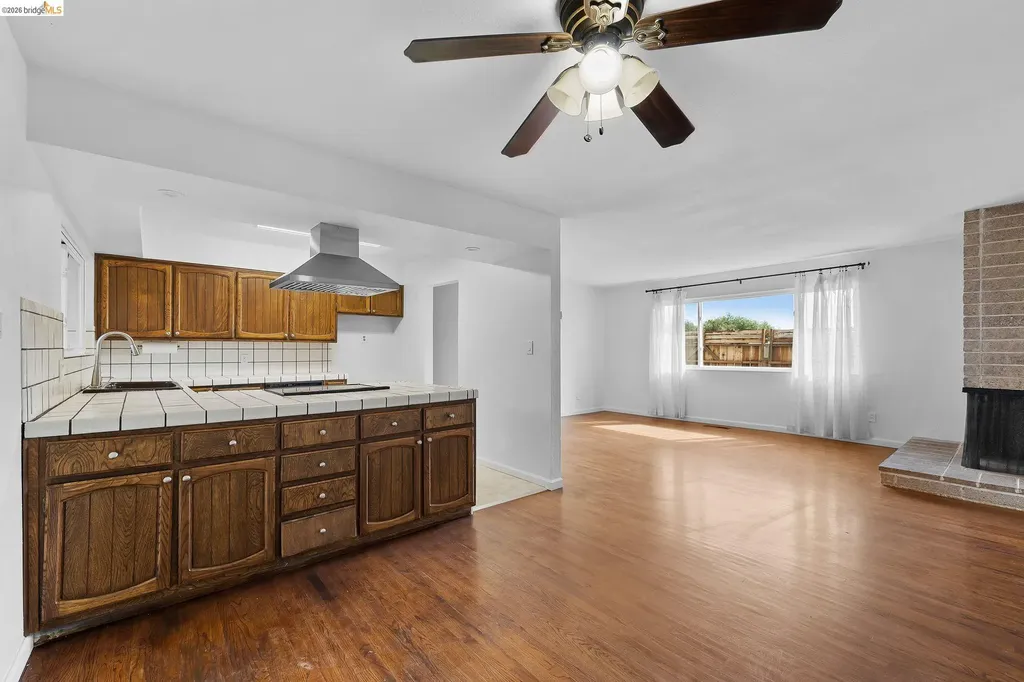 1509 Lassen Court Vallejo CA 94591