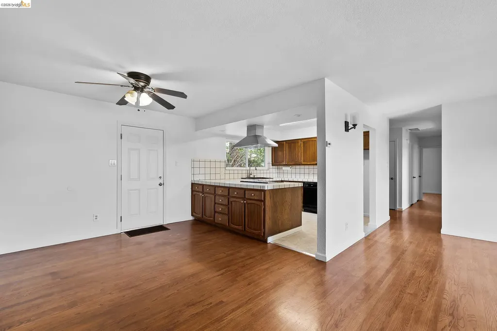 1509 Lassen Court Vallejo CA 94591