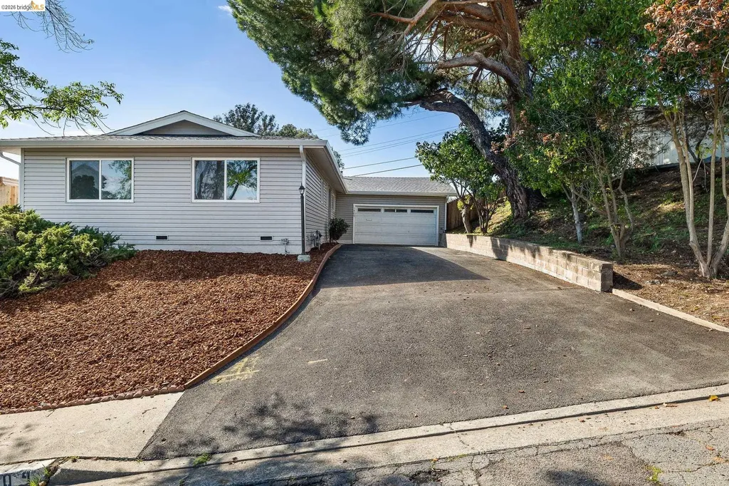 1509 Lassen Court Vallejo CA 94591