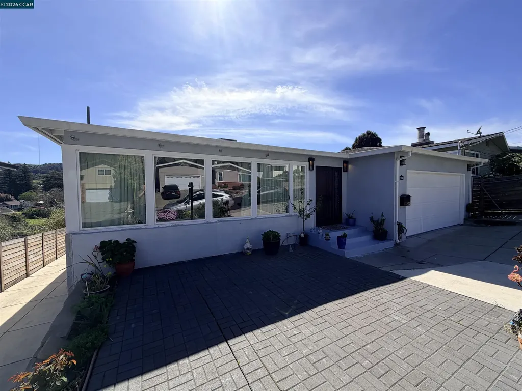 4242 Fariss Lane El Sobrante CA 94603
