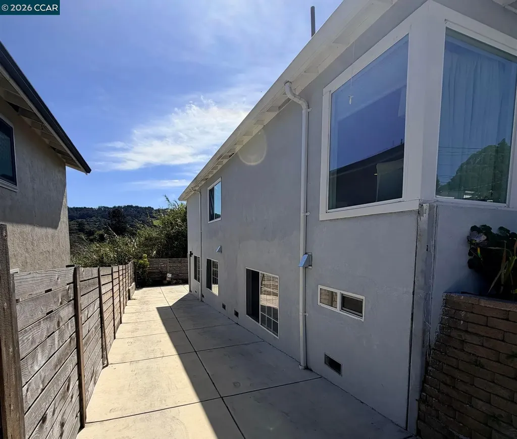 4242 Fariss Lane El Sobrante CA 94603