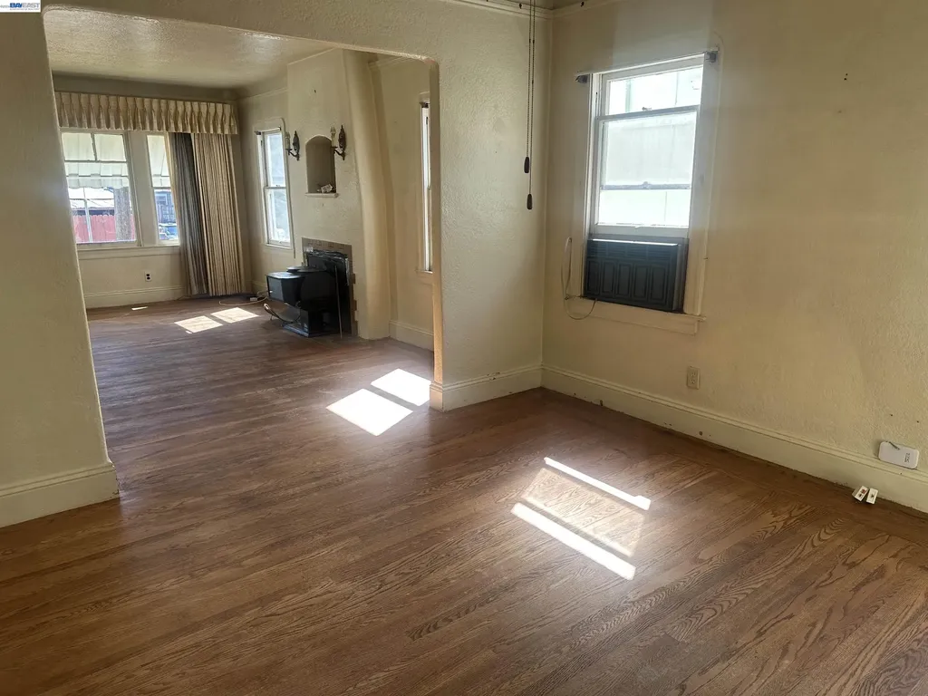 2533 Harrington Avenue Oakland CA 94601