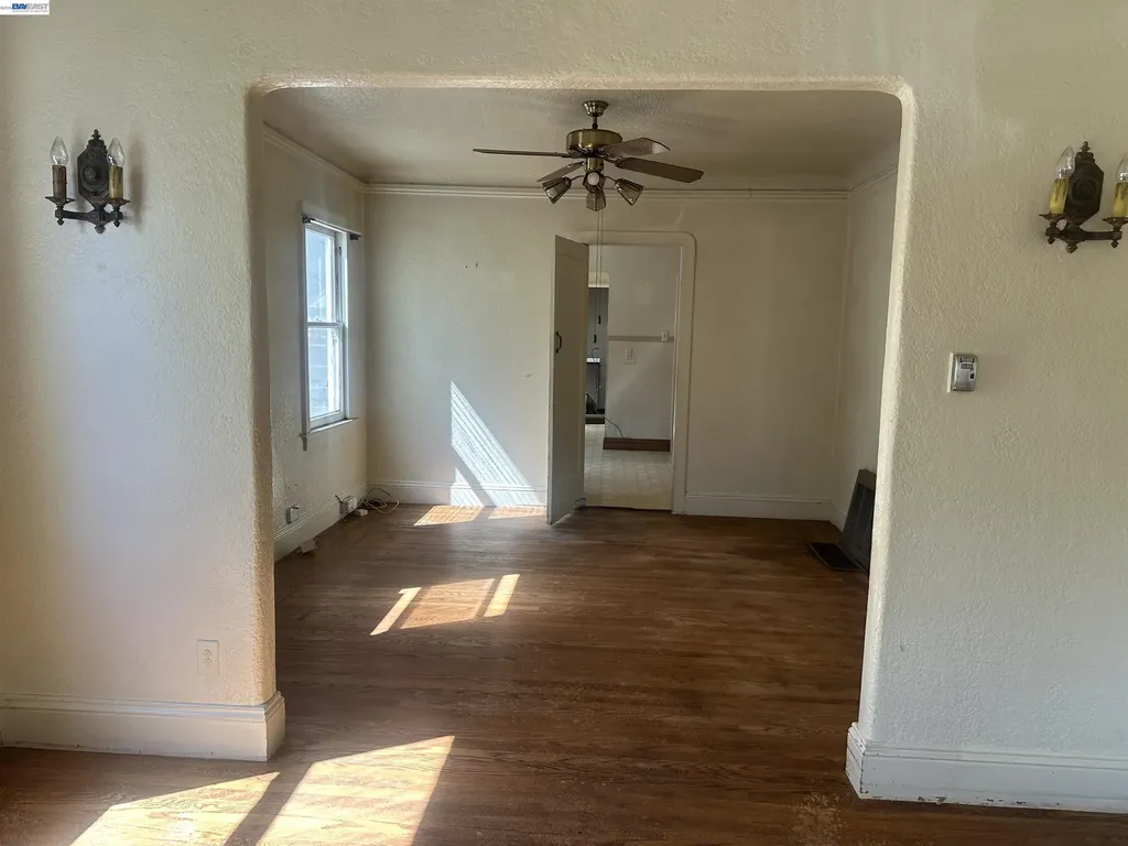 2533 Harrington Avenue Oakland CA 94601