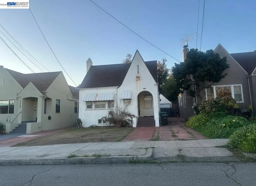 2533 Harrington Avenue Oakland CA 94601