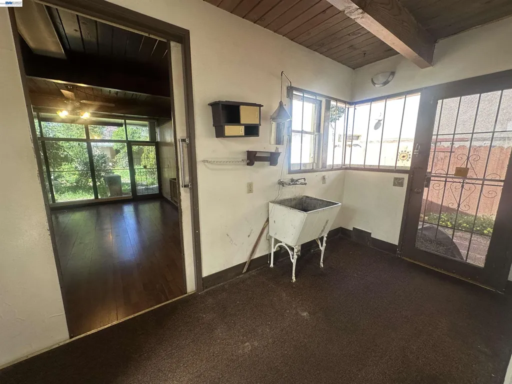 2533 Harrington Avenue Oakland CA 94601