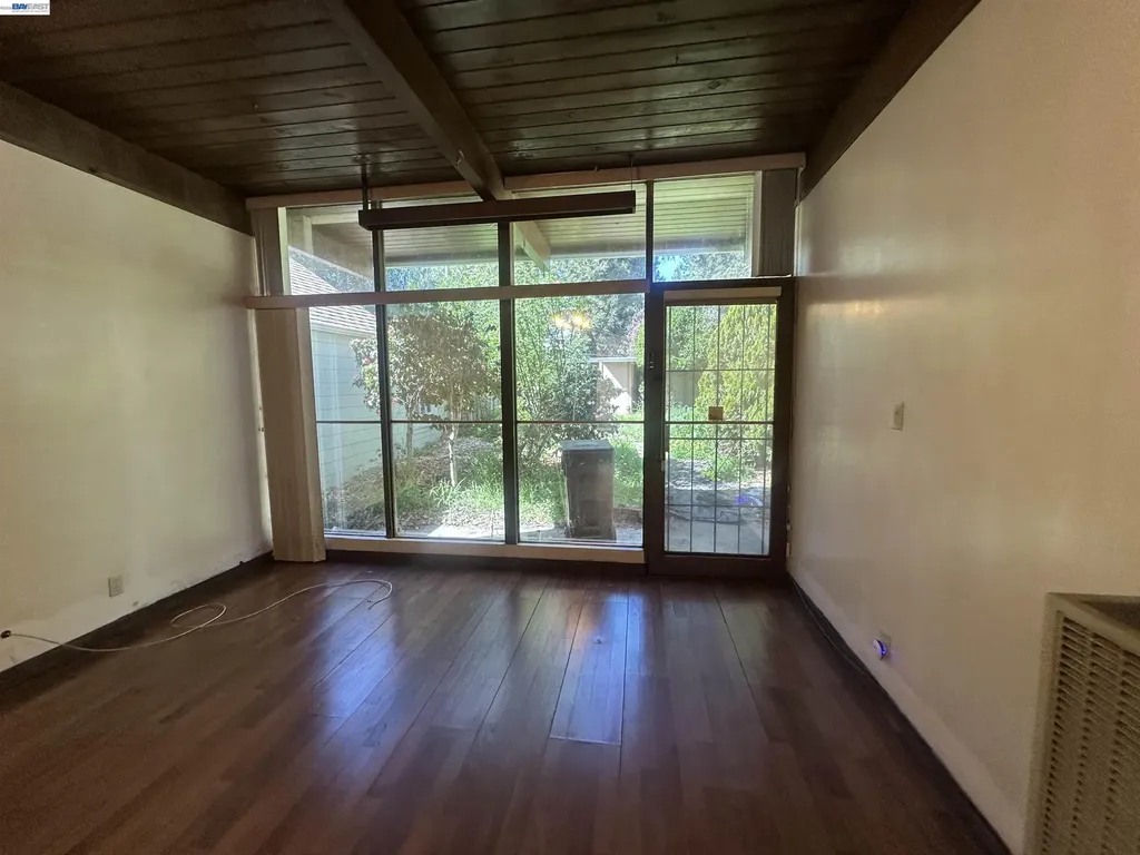2533 Harrington Avenue Oakland CA 94601