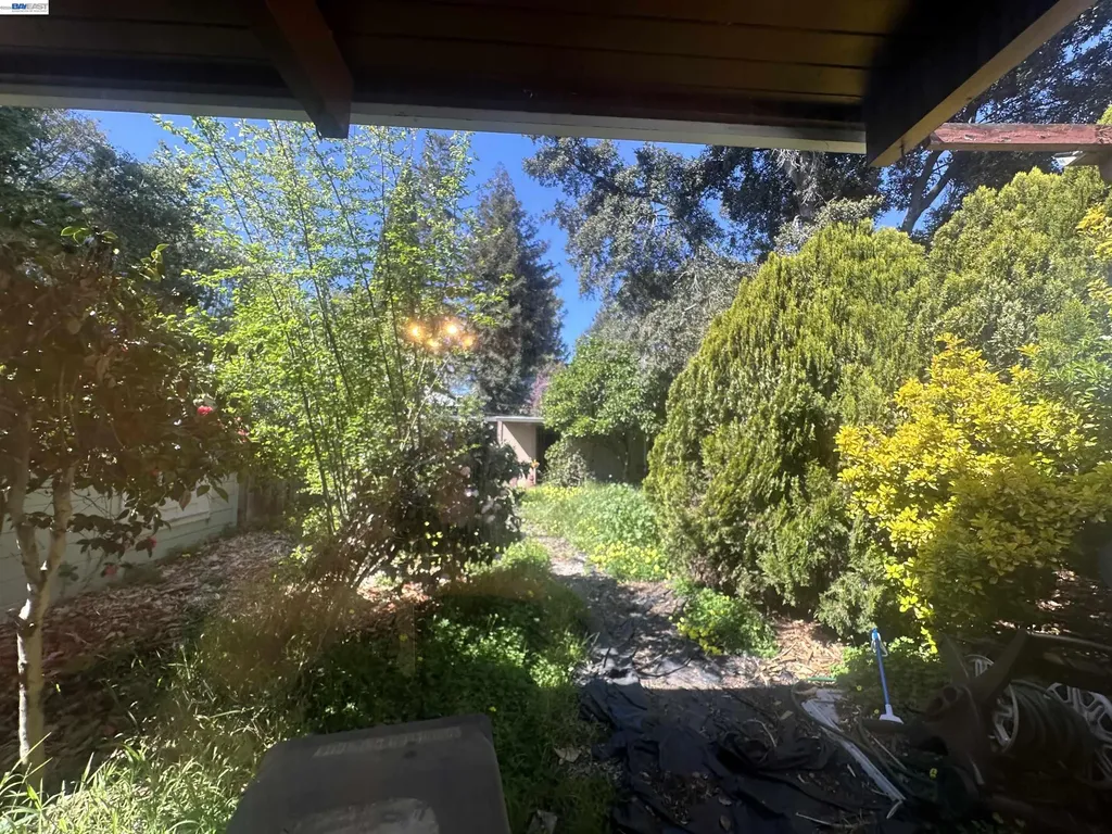 2533 Harrington Avenue Oakland CA 94601