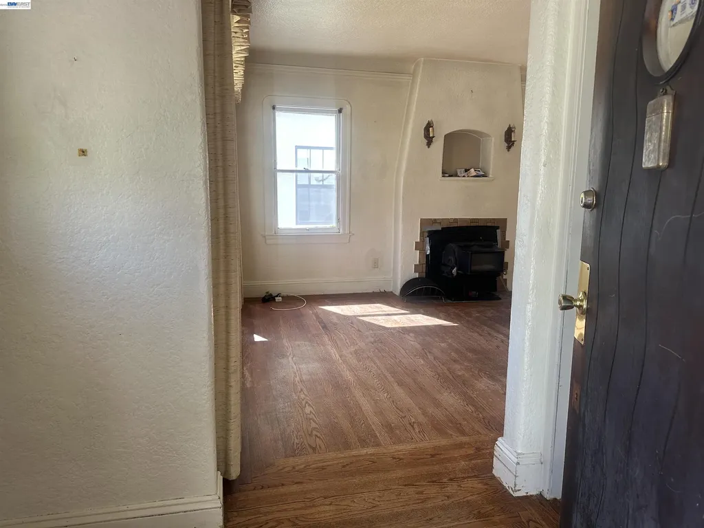 2533 Harrington Avenue Oakland CA 94601