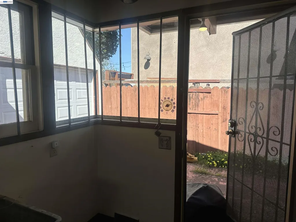 2533 Harrington Avenue Oakland CA 94601
