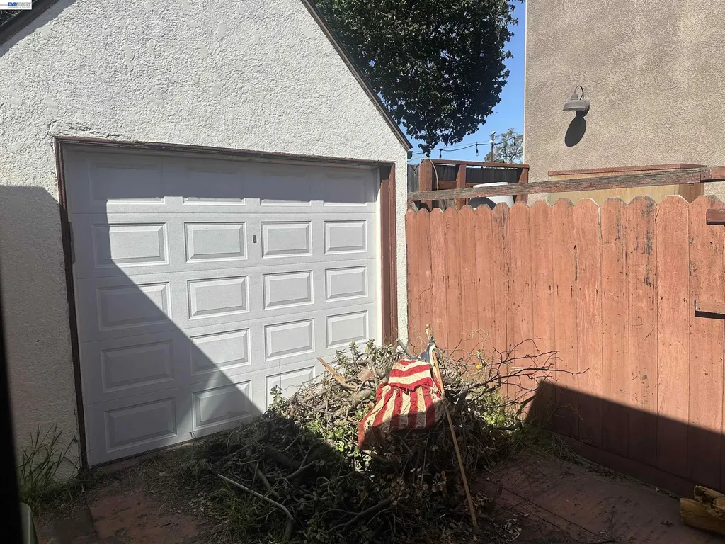 2533 Harrington Avenue Oakland CA 94601