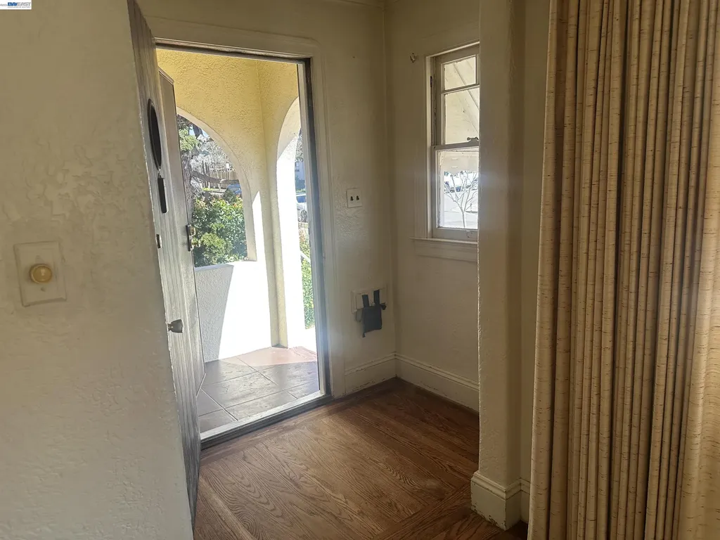 2533 Harrington Avenue Oakland CA 94601