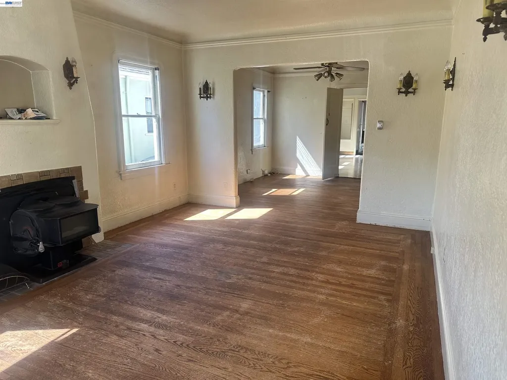 2533 Harrington Avenue Oakland CA 94601
