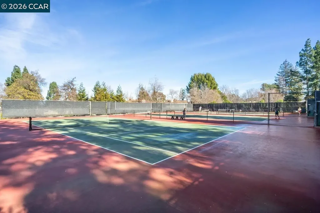 208 Siskiyou Court Walnut Creek CA 94598