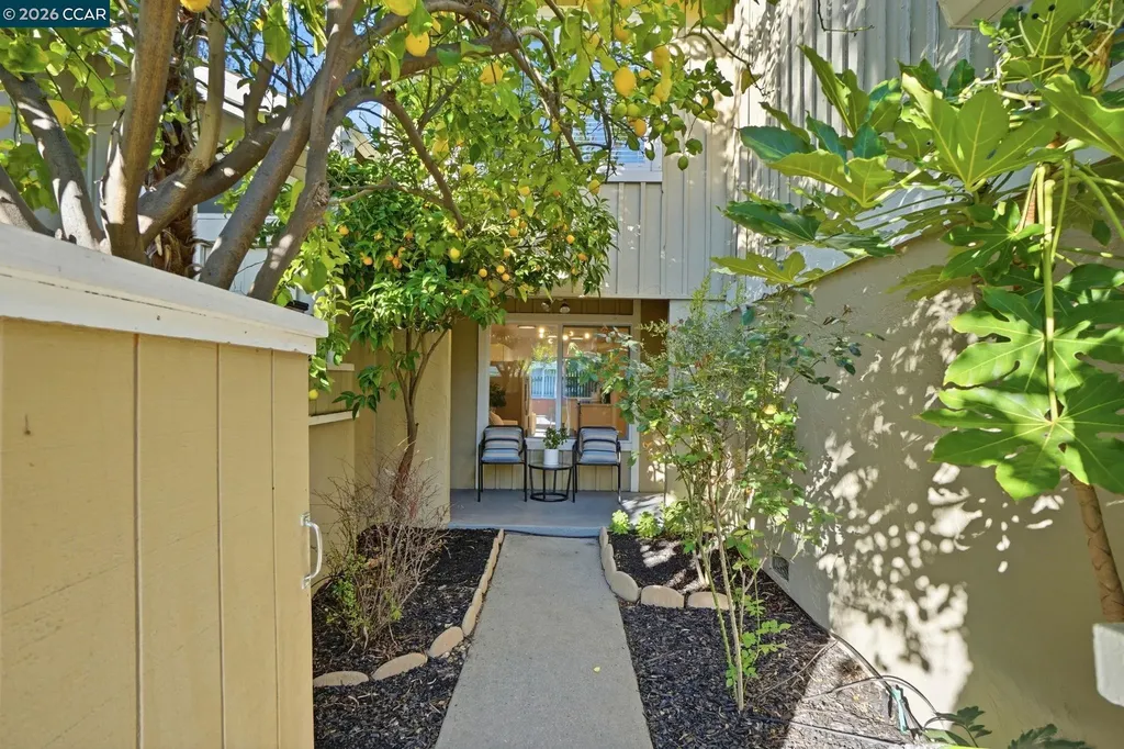 208 Siskiyou Court Walnut Creek CA 94598