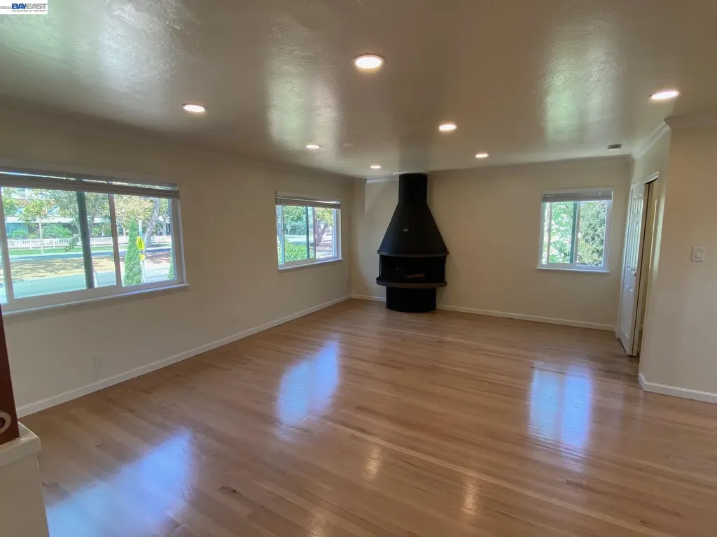 820 Island Drive Alameda CA 94502